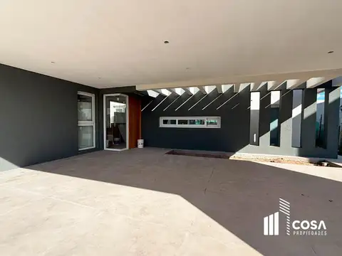 Casa 4 ambientes con 3 baños