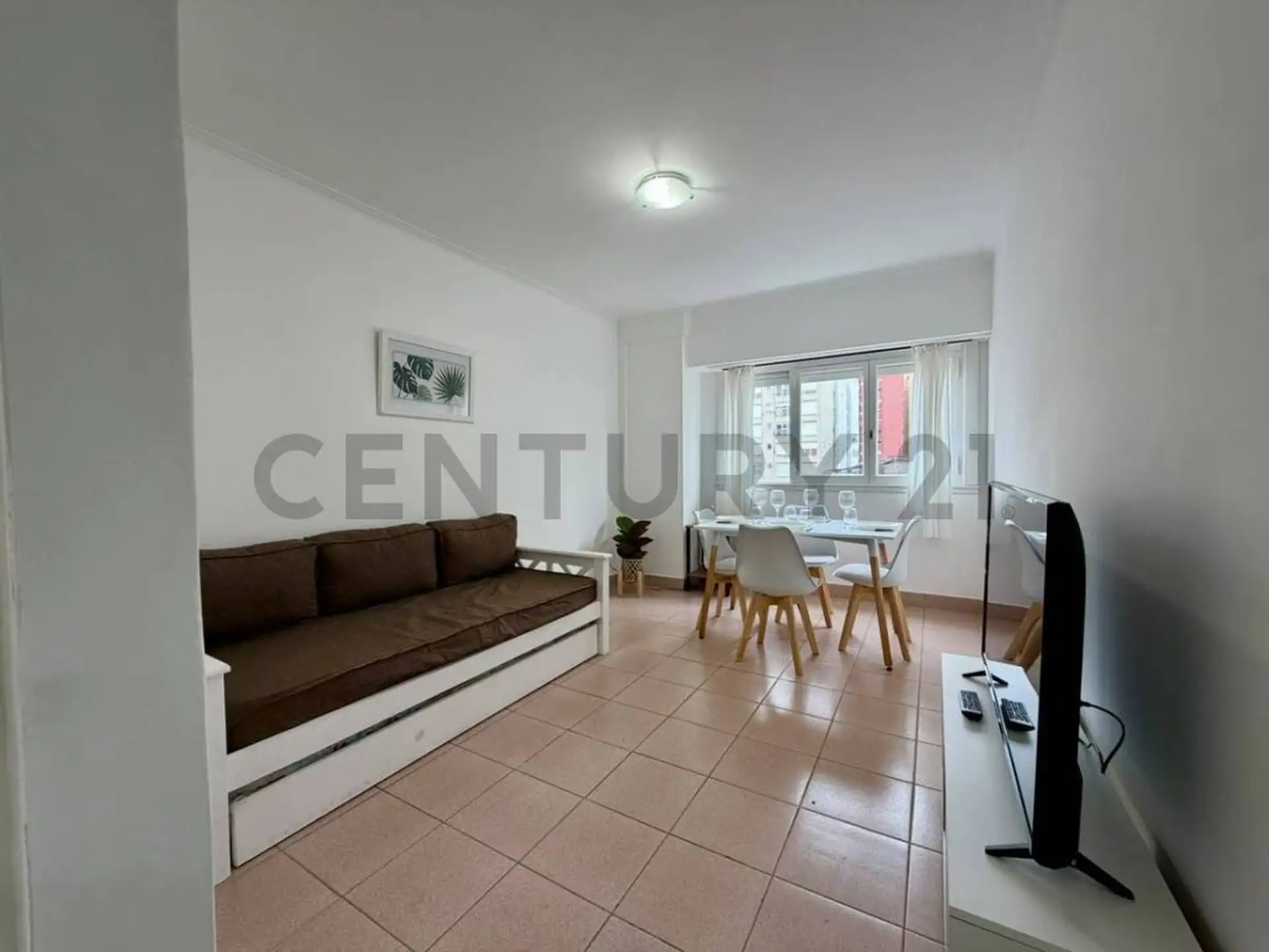 Departamento 2 ambientes al frente | Centro