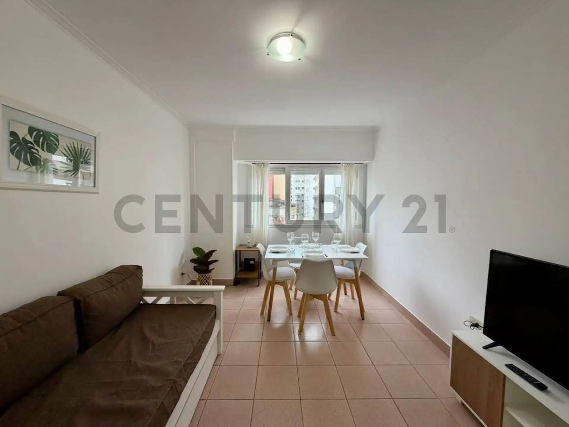 Departamento 2 ambientes al frente | Centro