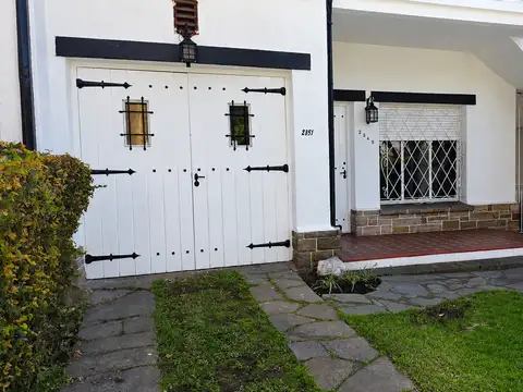 Depto Tipo Casa en Alquiler de 4 ambientes
