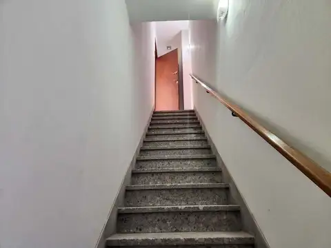 Depto Tipo Casa en Venta 50 años
