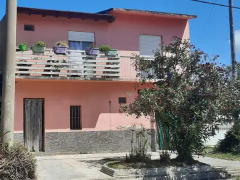 Casa en venta - 5 Dormitorios 3 Baños - 139Mts2 - San Clemente del Tuyú