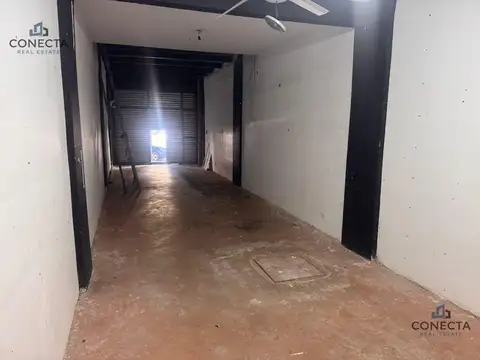 Local Único en Flores | 4 Niveles + Baño | Ideal Marcas / Showroom / Depósito