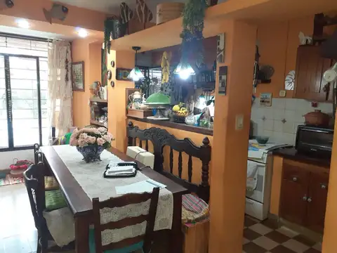 VENTA CASA DOS DORMITORIOS - GRANADERO BAIGORRIA