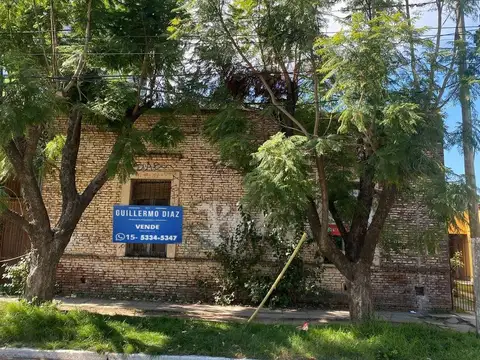 Av. Juan Domingo Perón al 300