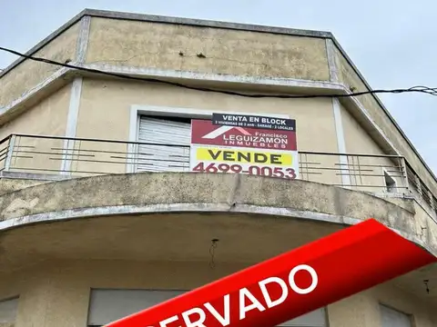 CASA MULTIFAMILIAR - IDEAL INVERSOR - 3 VIVIENDAS   2 LOCALES