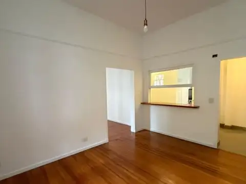 VENTA SEMIPISO AMPLIO 4 AMBIENTES CON JARDIN EN AGRONOMIA