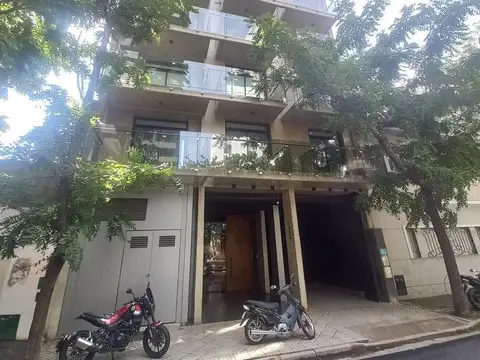 Mendoza al 1800. 3er piso al frente.