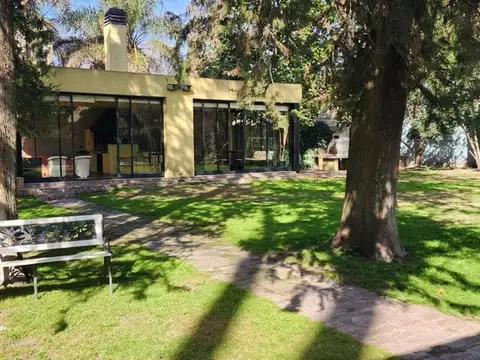 Quinta en Venta en Villa Gobernador Udaondo, USD 299.000