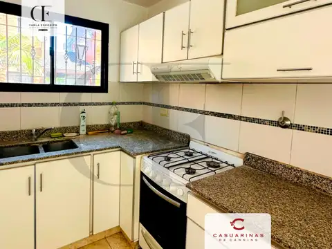 Casa en Alquiler con 1 cochera