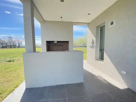 Casa 3 ambientes en venta en Haras del Sur 3