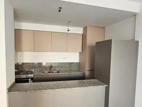 Dpto 3 amb, Piso 1°A, 66,70 m2 total, c/balcón al fte, Villa