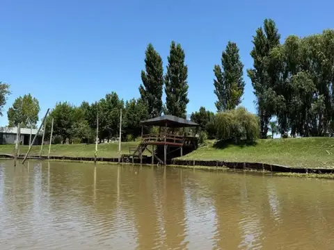 isla del este , Piso 0