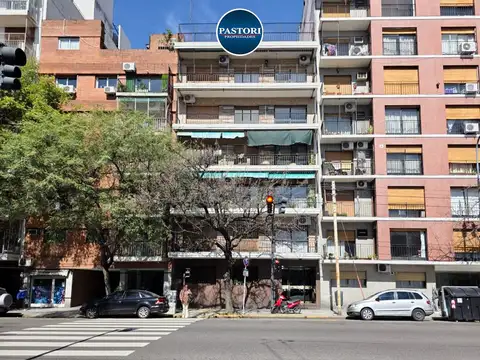 VENTA DE DEPARTAMENTO  DE 4 AMB EN FLORES