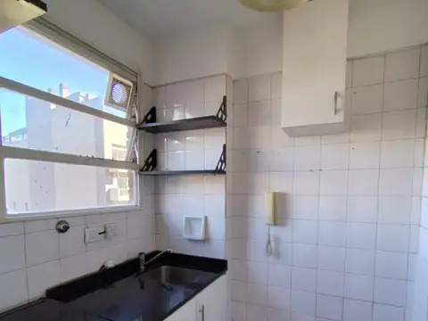 EXCELENTE AMBIENTE- MAGNIFICA VISTA – INMEJORABLE ESTADO - PRÓXIMO SUBTE LINEA “D” – BAJAS EXPENSAS