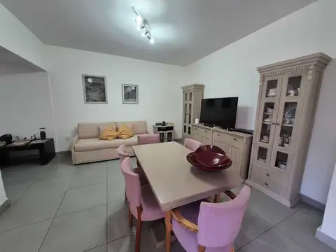 Chalet en esquina-2 dorm-2 terrazas DEVOTO