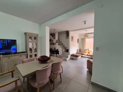 Chalet en esquina-2 dorm-2 terrazas DEVOTO
