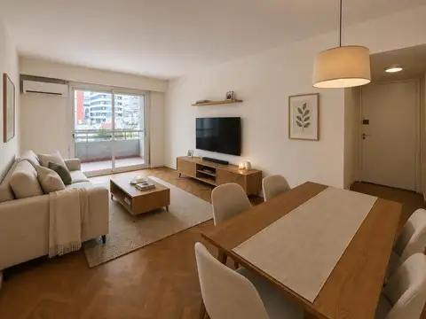 Venta - Departamento de dos dormitorios con balcón al frente. Rosario, Centro