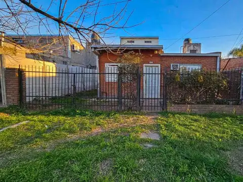 CASA 2 DORM  ZONA GRANJA DE ESMERALDA