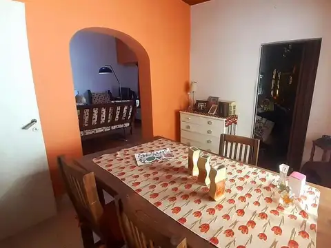 Casa 4 ambientes con 1 baño