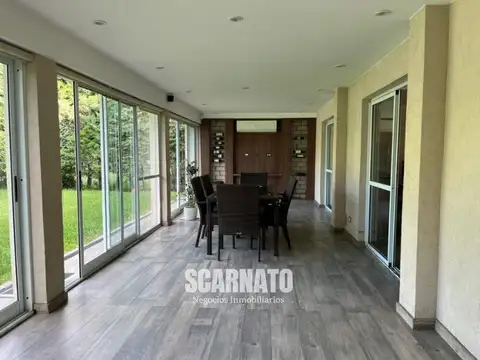 Casa 6 ambientes con 4 baños