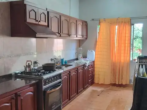 Casa 3 ambientes con 1 baño
