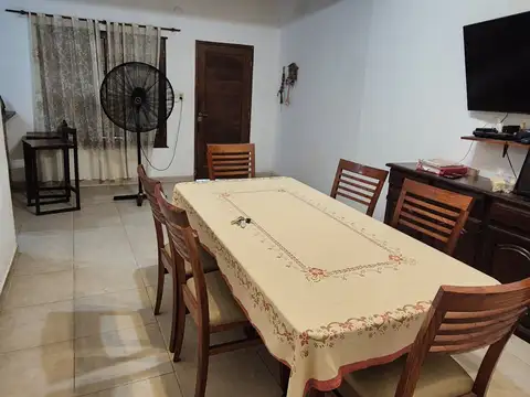 Casa de 2 Dormitorios sobre Avenida 