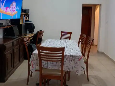 Casa de 2 Dormitorios sobre Avenida 