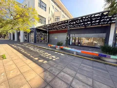 Local en Alquiler en Parque Chacabuco, $ 1.300.000