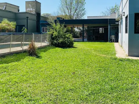 VENTA CASA EN 3 DORM C/PILETA - ZONA YUNGAS 