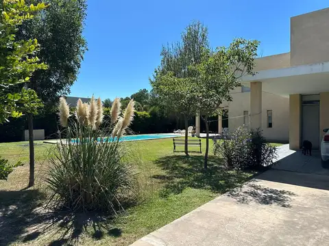 Casa en venta en Roldán