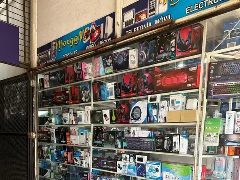 Local en centro de Lomas de Zamroa - Estratégica Ubicación