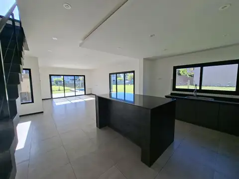 Casa en Alquiler de 3 dormitorios