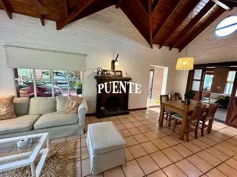 Casa 5 ambientes con 3 baños