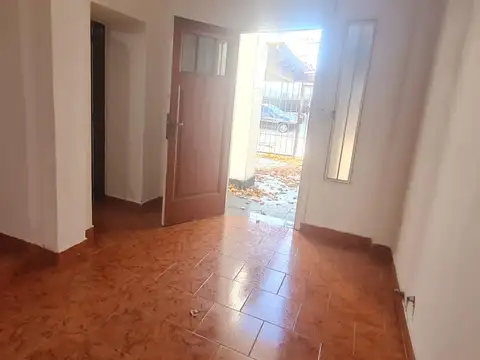 ¡PH al Frente con Cochera y Patio a Metros de Panamericana En Venta