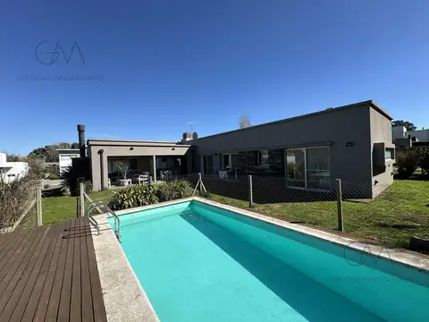 Casa 4 Ambientes en Alquiler – Barrio Rumencó
