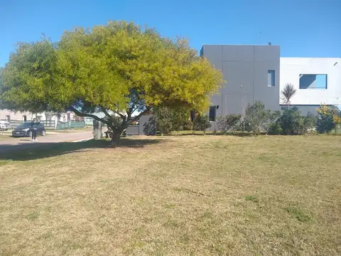 Venta lote interno esquina Santo Domingo San Vicente Canning