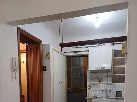 CASA DE PASILLO CON LOCAL