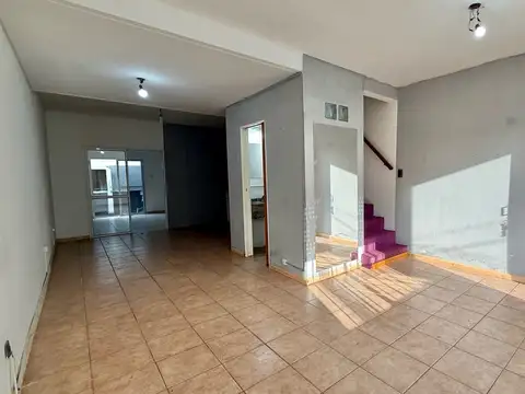 Depto Tipo Casa 3 ambientes con 2 baños