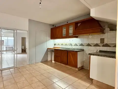 Depto Tipo Casa en Alquiler con 1 cocheras