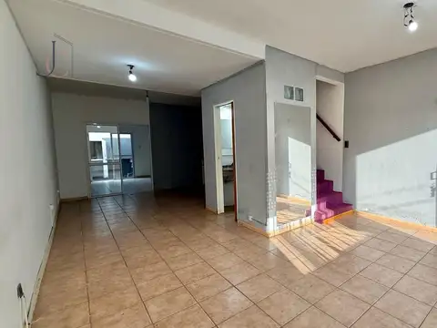 Depto Tipo Casa 3 ambientes con 2 baños