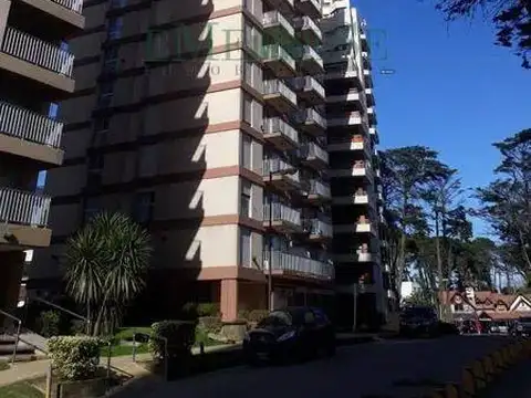 Toninas 100, Piso 11