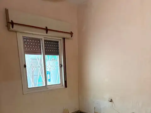 Casa 5 ambientes con 1 baño