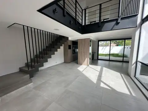 Casa 4 ambientes con 3 baños
