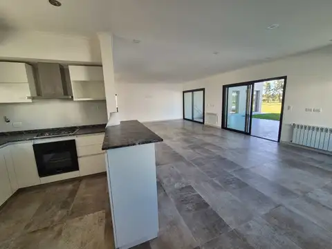 VENTA CASA HARAS DEL SUR 3 C/ PILETA 3 DORMITORIOS