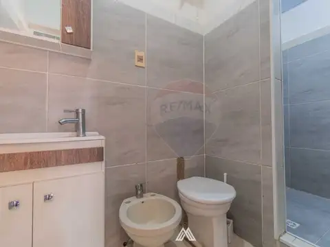 Local en Venta 87 años