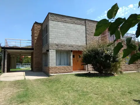 CASA DOS DORMITORIOS VENTA VALLE GRANDE PARQUIZADO