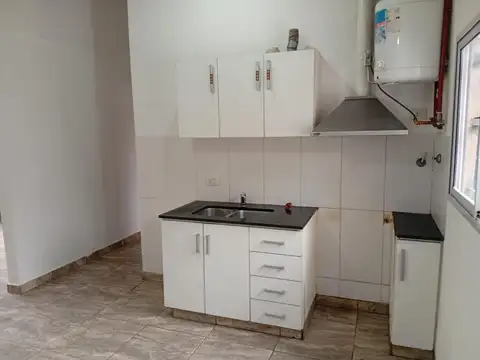 Depto Tipo Casa en Alquiler en Remedios de Escalada, $ 520.000