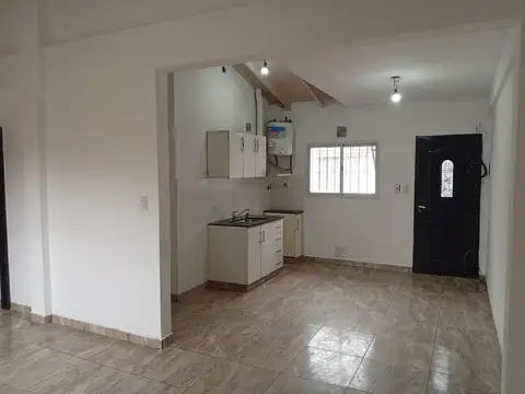 Depto Tipo Casa en Alquiler de 3 ambientes