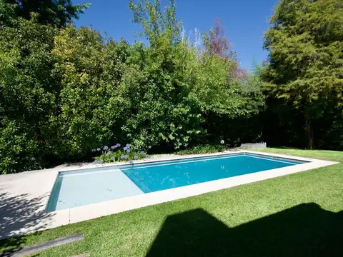 Venta de casa en Villa Olivos cerca de Pilar 6 ambientes con pileta Aranzazu